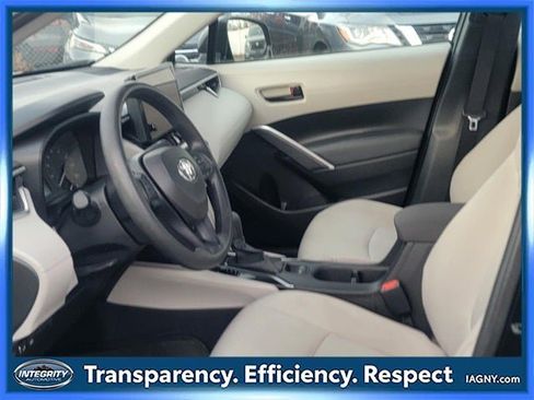 Used 2024 Toyota Corolla Cross L image 10