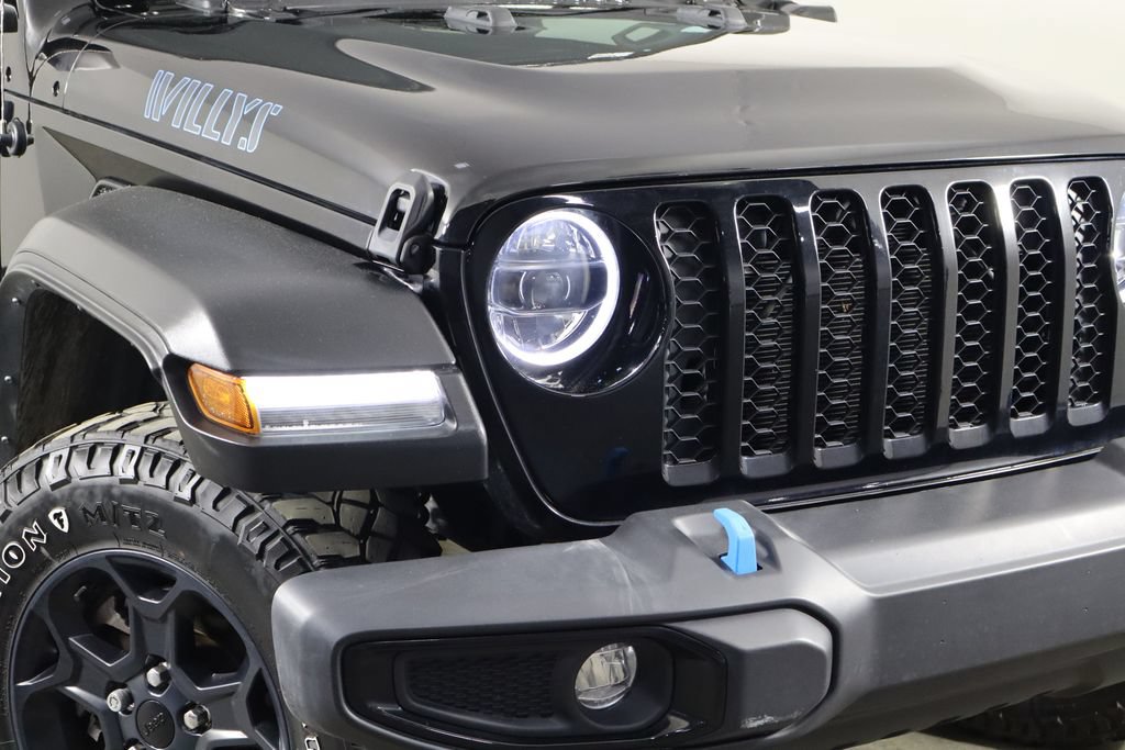 Used 2023 Jeep Wrangler Unlimited w/ Sun & Screen Package AWD/4WD image 50