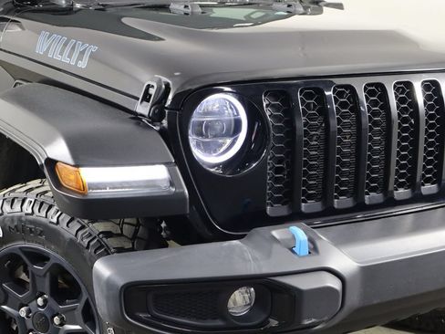 Used 2023 Jeep Wrangler Unlimited w/ Sun & Screen Package AWD/4WD image 50