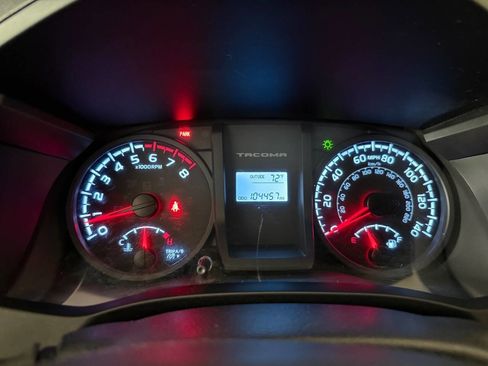 Used 2017 Toyota Tacoma SR w/ SR Convenience Package AWD/4WD image 22