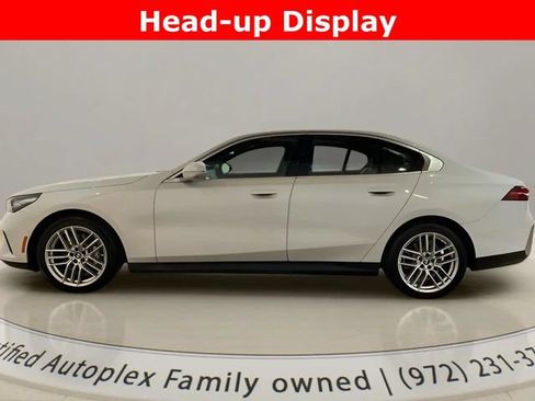 Used 2024 BMW 530i RWD image 2