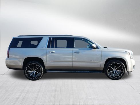 Used 2017 GMC Yukon XL SLT image 8