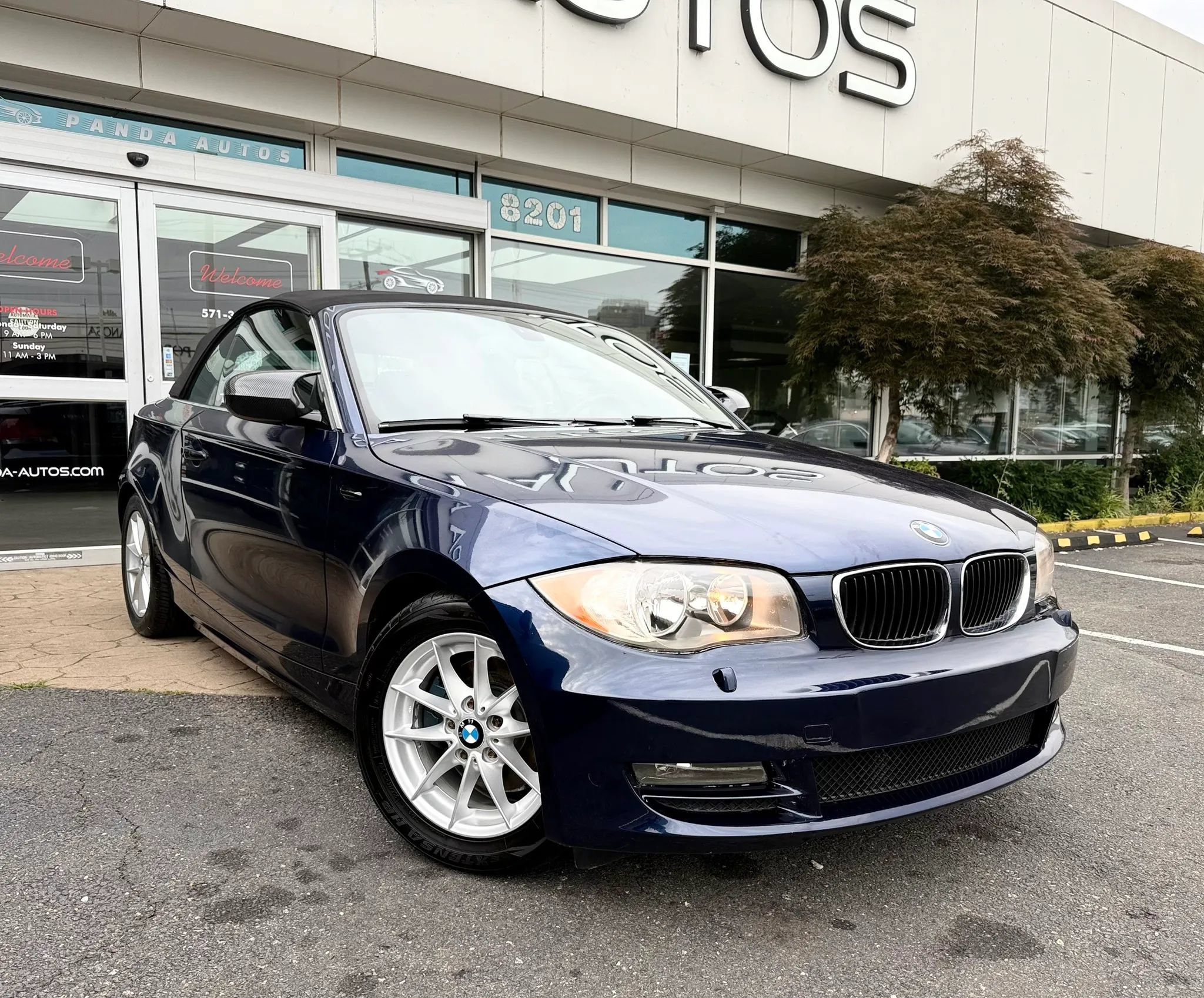 Used 2011 BMW 128i Convertible RWD image 1