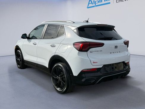 Used 2024 Buick Encore GX Sport Touring image 3