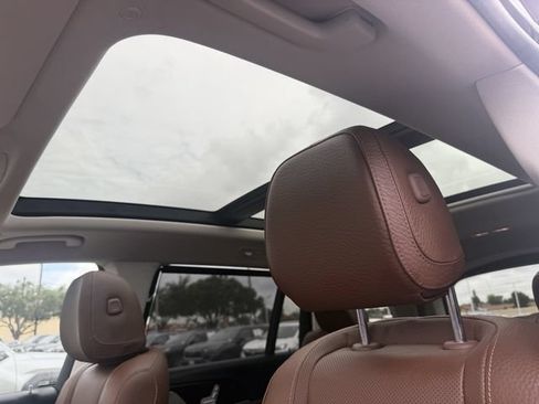 Used 2024 Mercedes-Benz GLS 450 4MATIC image 20