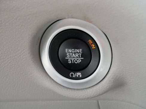 Used 2023 Chrysler Voyager LX FWD image 28