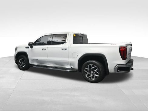 Used 2023 GMC Sierra 1500 SLT w/ SLT Premium Plus Package AWD/4WD image 3
