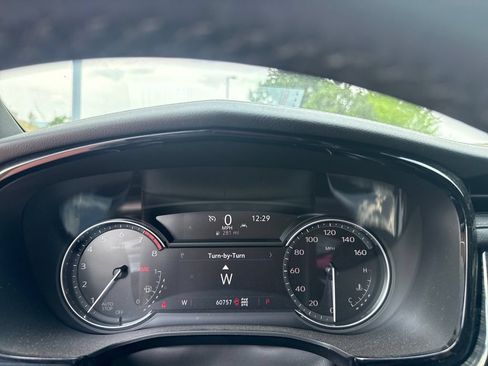 Used 2022 Cadillac XT6 Premium Luxury AWD/4WD image 17