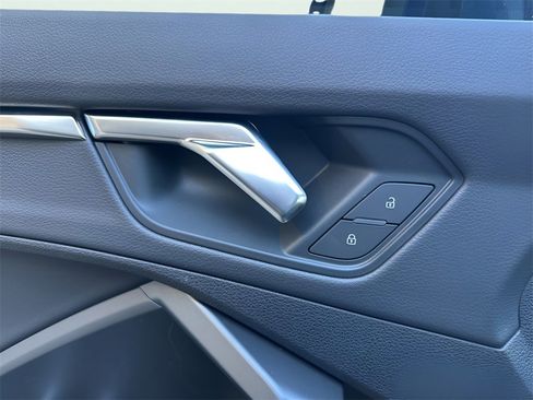 Used 2025 Audi Q3 2.0T Premium w/ Convenience Package image 10