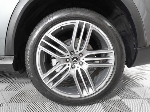 Used 2024 Mercedes-Benz GLS 450 4MATIC image 32