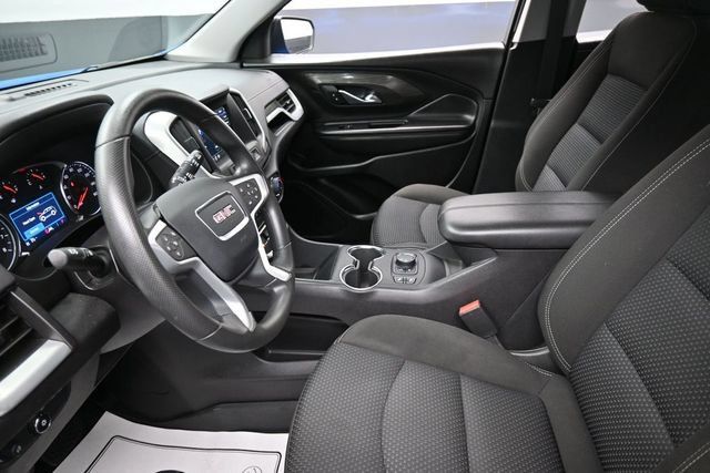 Used 2024 GMC Terrain SLE w/ Driver Convenience Package FWD image 16