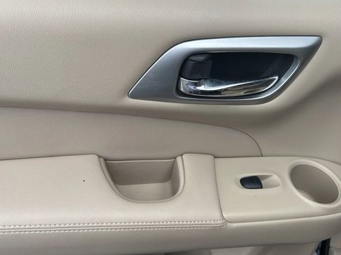 Used 2014 Nissan Pathfinder Platinum w/ Platinum Premium Package image 20