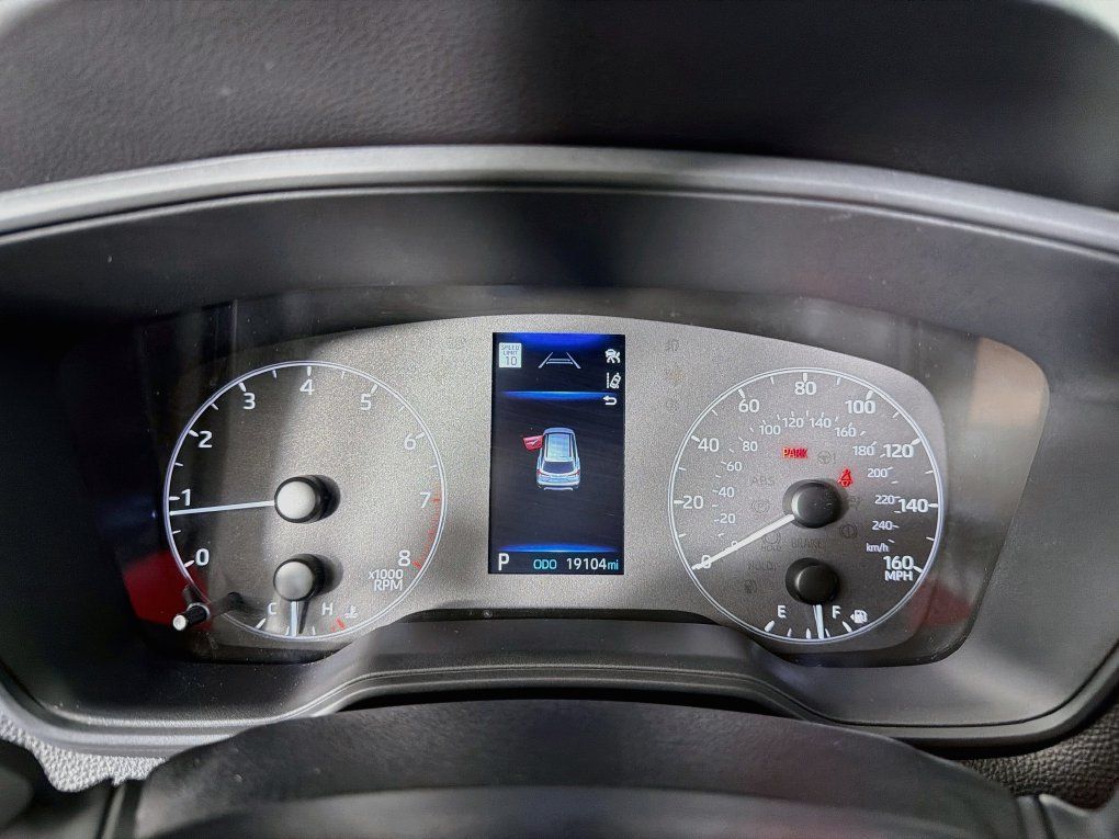 Used 2024 Toyota Corolla Cross LE FWD image 18