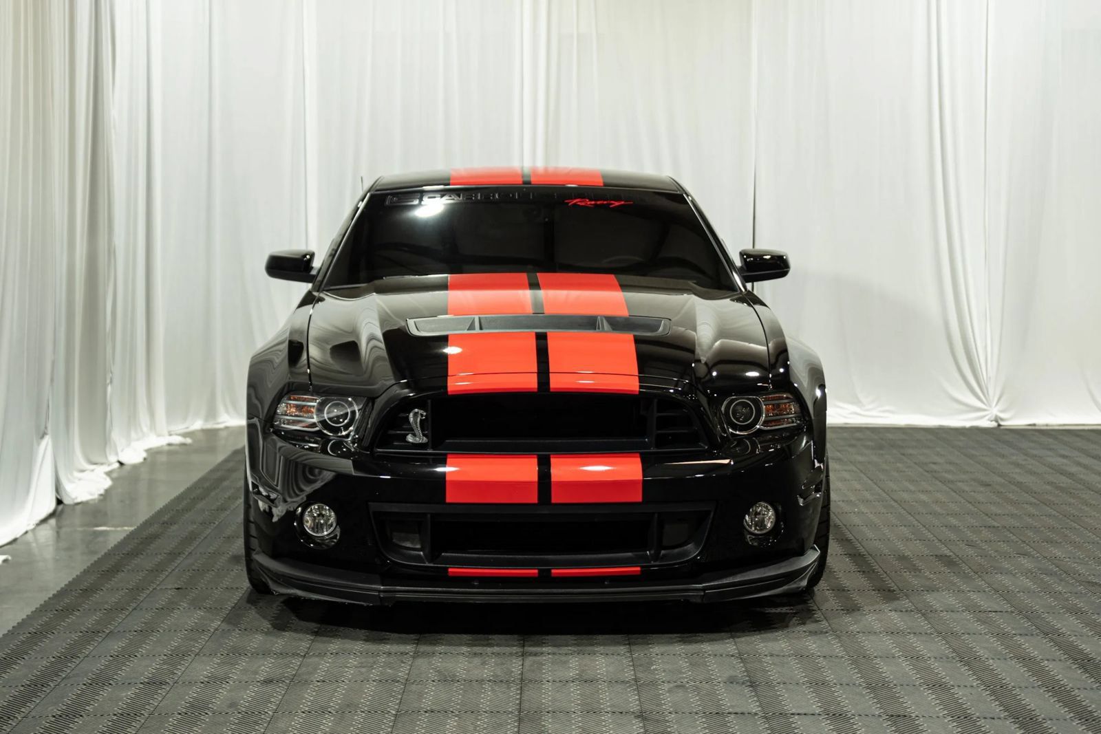 Used 2013 Ford Mustang Shelby GT500 w/ Electronics Pkg RWD image 3