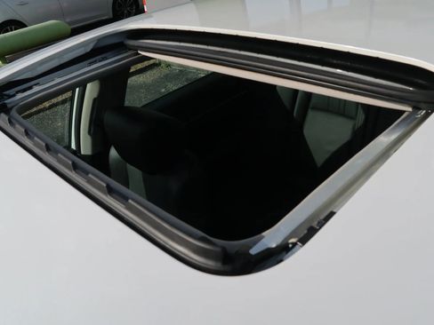 Used 2021 Honda Accord EX-L image 39