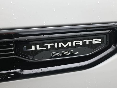 Used 2024 GMC Sierra 1500 Denali Ultimate AWD/4WD image 12