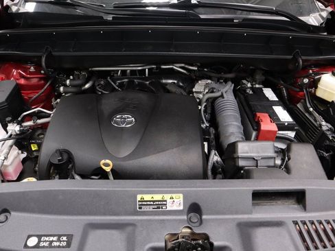 Used 2022 Toyota Highlander XLE image 13