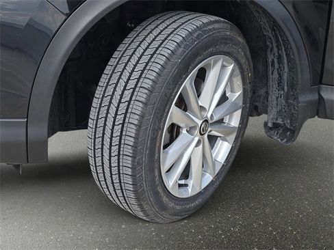 Used 2019 Nissan Rogue Sport SV image 34