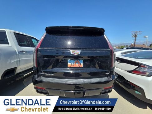 Used 2024 Cadillac Escalade ESV Sport AWD/4WD image 4