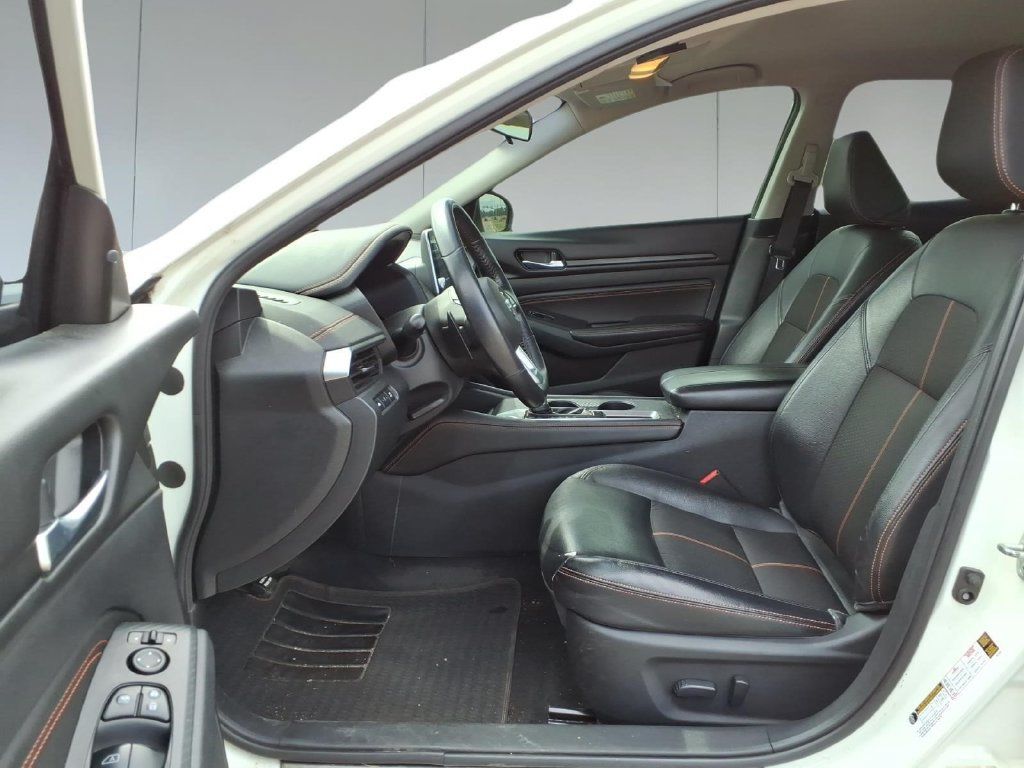 Used 2019 Nissan Altima 2.5 SR FWD image 14