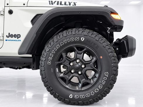 Used 2023 Jeep Wrangler Unlimited w/ 8.4" Radio Group AWD/4WD image 11