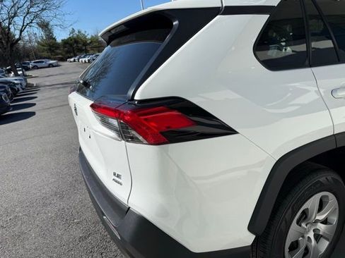 Used 2022 Toyota RAV4 LE w/ Carpet Mat Package (TMS) AWD/4WD image 4