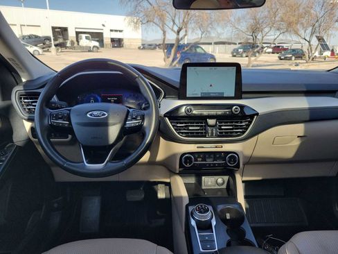 Used 2022 Ford Escape SEL w/ Technology Package image 10