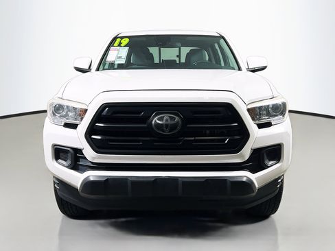 Used 2019 Toyota Tacoma SR w/ SR Convenience Package RWD image 11