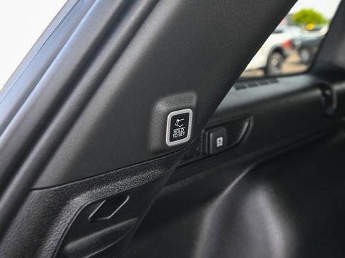 Used 2023 Jeep Grand Cherokee Altitude AWD/4WD image 17