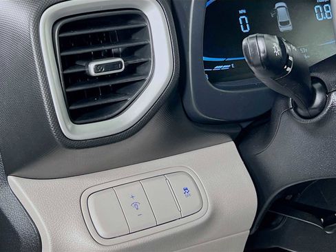 Certified 2023 Hyundai Venue SEL w/ Cargo Package image 10