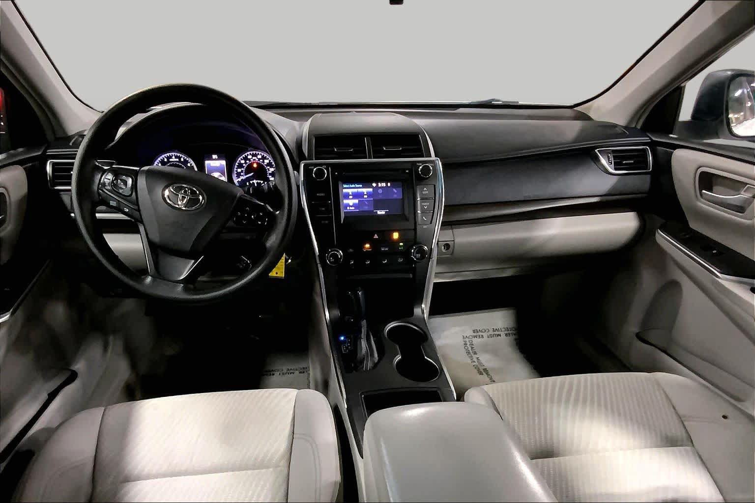 Used 2016 Toyota Camry LE FWD image 16