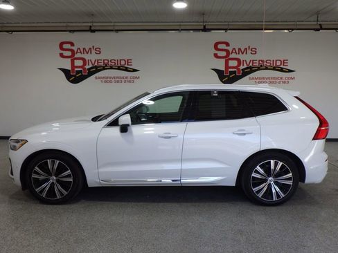 Used 2022 Volvo XC60 B6 Inscription w/ Advanced Package image 2