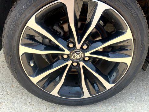 Used 2018 Toyota Corolla L image 23