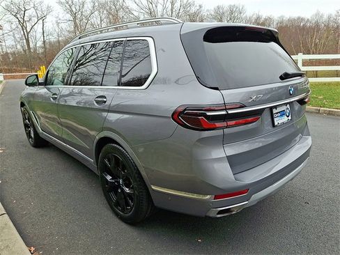 Used 2024 BMW X7 xDrive40i w/ Premium Package image 4