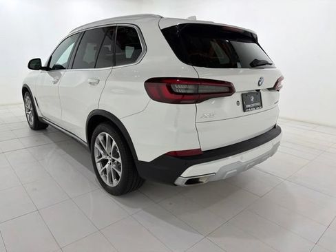 Used 2023 BMW X5 xDrive40i w/ Premium Package AWD/4WD image 3