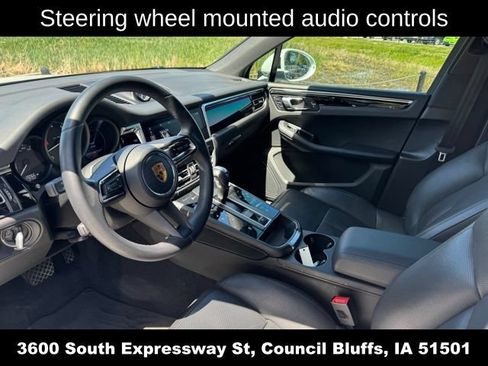 Used 2022 Porsche Macan AWD/4WD image 18