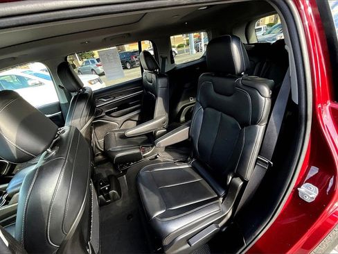 Used 2022 Jeep Grand Cherokee L Limited image 25