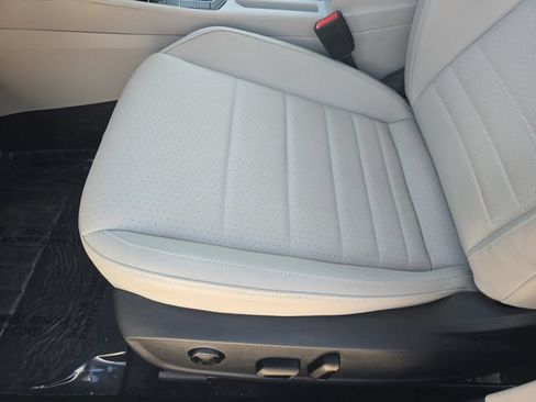 Used 2024 Volkswagen Jetta SE FWD image 14