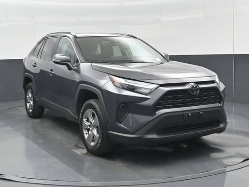 Used 2025 Toyota RAV4 XLE AWD/4WD image 1
