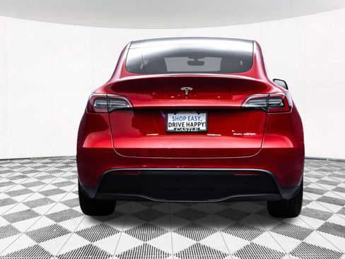 Used 2022 Tesla Model Y Long Range image 9