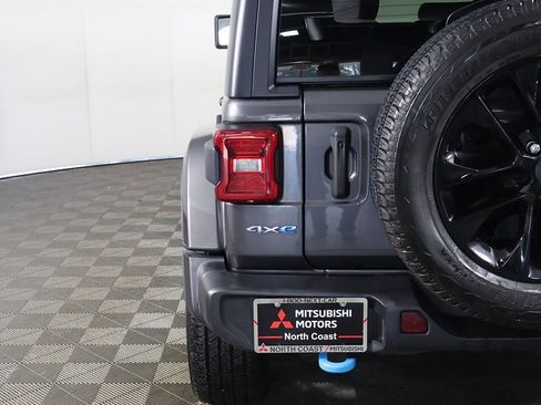 Used 2022 Jeep Wrangler Unlimited Sahara w/ Cold Weather Group AWD/4WD image 14