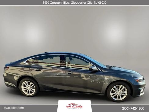 Used 2016 Chevrolet Malibu LT w/ Driver Confidence Package image 4