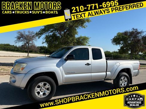 Used 2005 Toyota Tacoma PreRunner RWD image 1