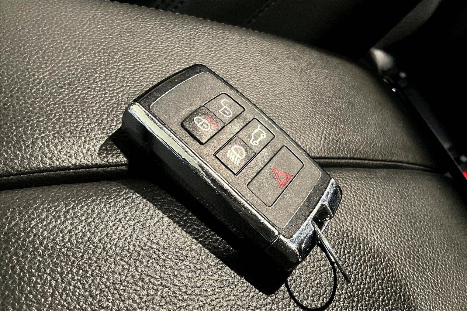 Used 2021 Land Rover Range Rover Evoque SE AWD/4WD image 34