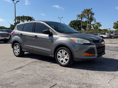 Used 2014 Ford Escape S FWD image 2