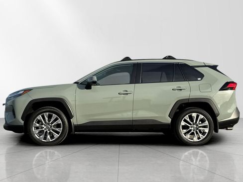 Used 2023 Toyota RAV4 XLE Premium image 7