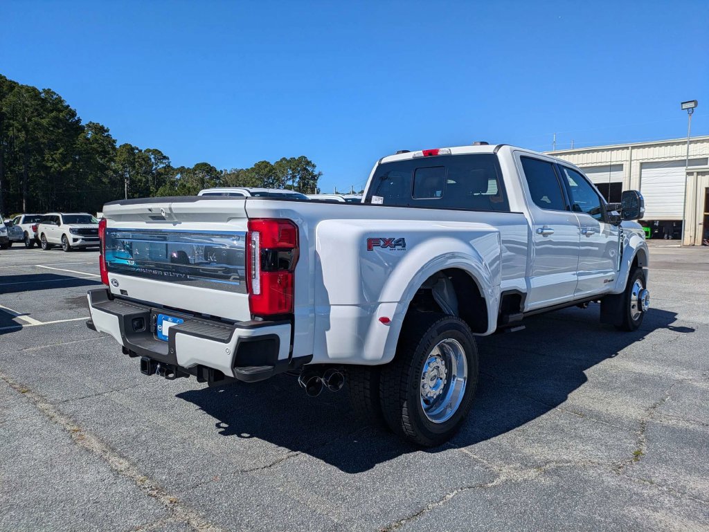 New 2027 Ford F450 Platinum w/ Platinum Plus Package AWD/4WD image 4