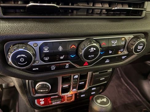 Used 2024 Jeep Wrangler Unlimited Sport AWD/4WD image 26