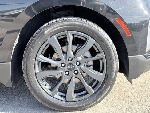 Used 2022 Chevrolet Equinox RS w/ RS Leather Package image 11