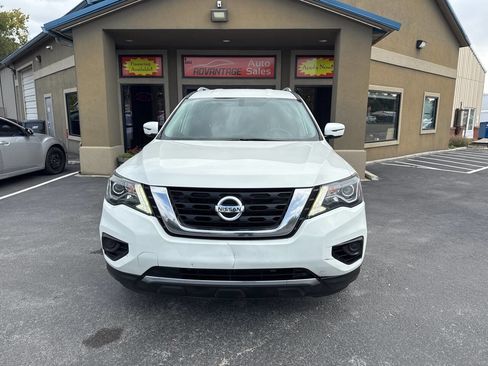 Used 2018 Nissan Pathfinder S image 2